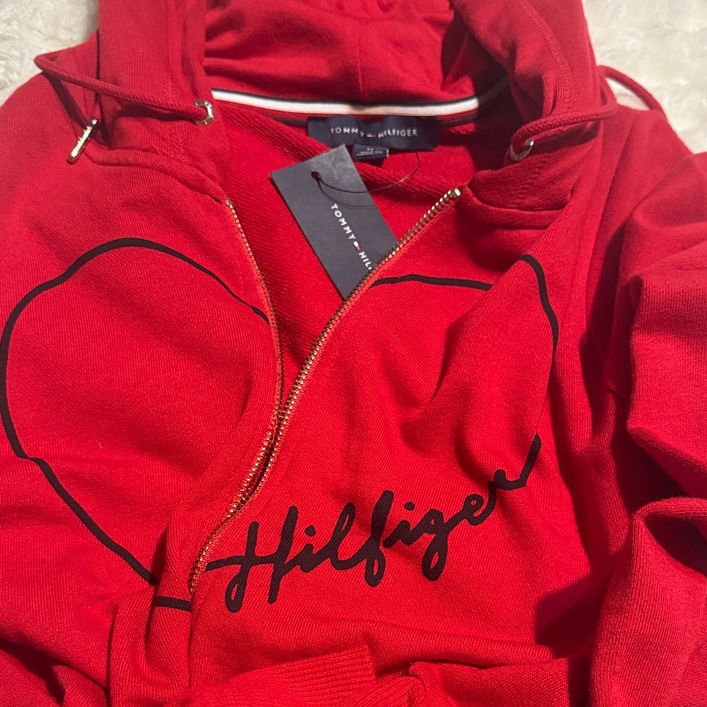 Tommy Hilfiger Red Heart Sweater - Picture 3 of 10